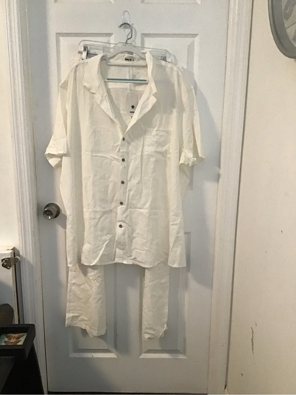 Men's Casual Short-Sleeve Button-Down Shirt in White with Pants
